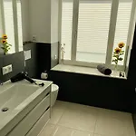 Ein Katzensprung Zum - 3 Zi, 2 Baeder, Balkon Appartement Binz