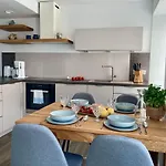 Ein Katzensprung Zum - 3 Zi, 2 Baeder, Balkon * Binz