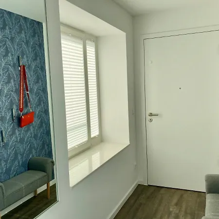 Ein Katzensprung Zum - 3 Zi, 2 Baeder, Balkon *