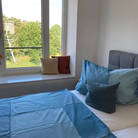 Ein Katzensprung Zum - 3 Zi, 2 Baeder, Balkon * Binz