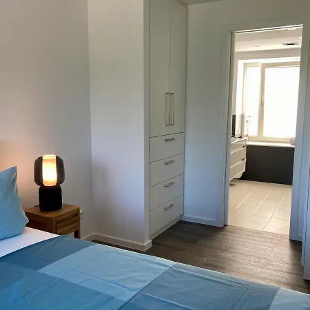 Ein Katzensprung Zum - 3 Zi, 2 Baeder, Balkon Apartamento Binz