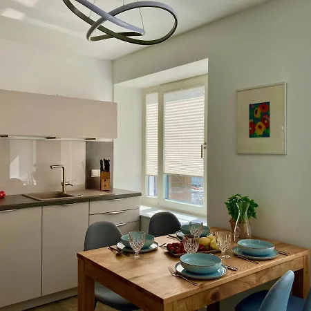 Ein Katzensprung Zum - 3 Zi, 2 Baeder, Balkon * Binz