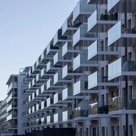 Ein Katzensprung Zum - 3 Zi, 2 Baeder, Balkon Binz