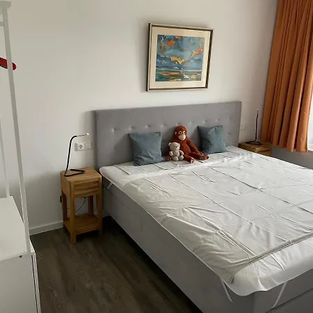 Ein Katzensprung Zum - 3 Zi, 2 Baeder, Balkon Apartamento Binz