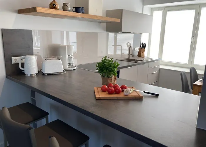Ein Katzensprung Zum - 3 Zi, 2 Baeder, Balkon * Binz